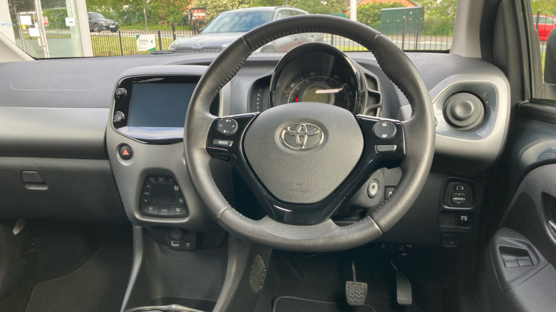 Toyota Aygo 1.0 VVT-i X-Trend 5dr x-shift Petrol Hatchback